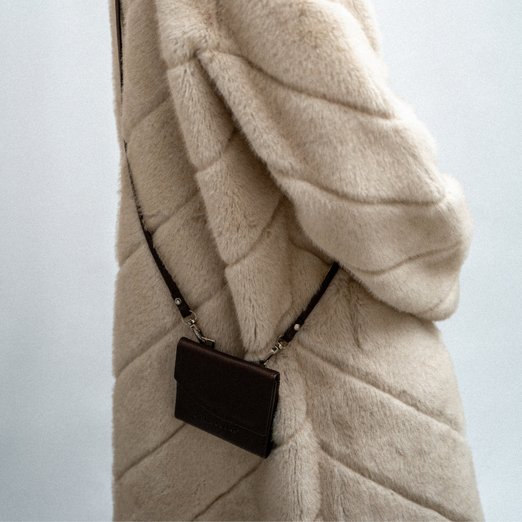 Ona Neck Card Holder Brown (005)