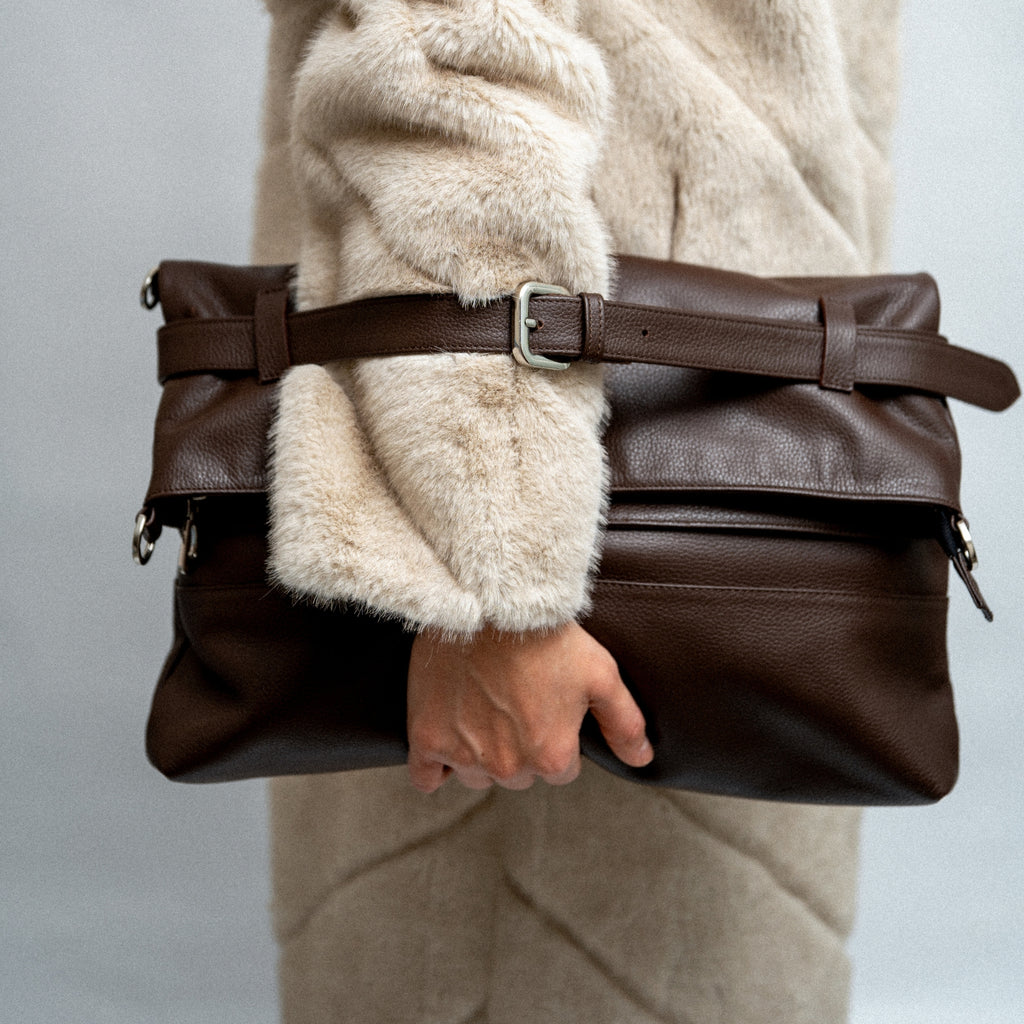 Levante Convertible Clutch Brown (002)