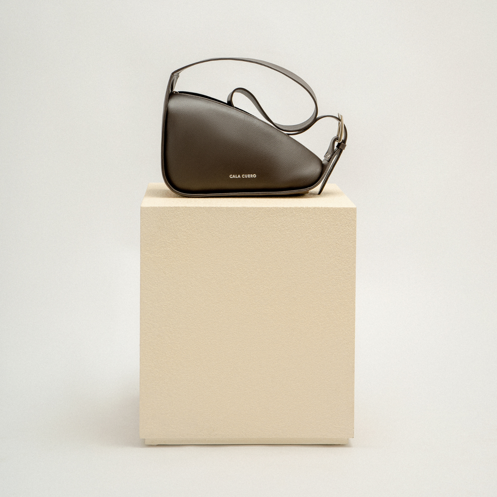 Arco Crossbody Bag Brown (001)